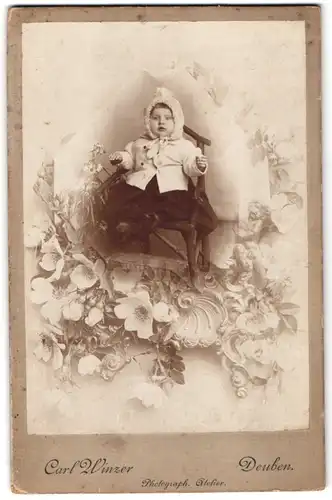 Fotografie Carl Winzer, Deuben, Portrait süsses Kleinkind in winterlicher Kleidung