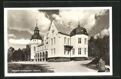 AK Tidaholm, Hellidens Folkhögskola