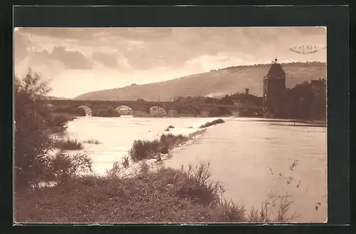 AK Esslingen /Neckar, Blick über den Neckar zur Stadt mit Brücke