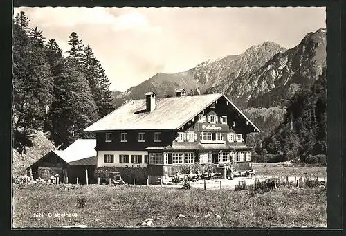 AK Bad Hindelang, Giebelhaus mit Rauhhorn im Hintersteiner Tal