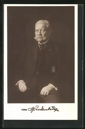 AK elegant gekleideter Paul von Hindenburg im Portrait