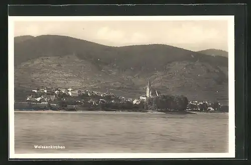 AK Weissenkirchen, Blick über die Donau zum Ort