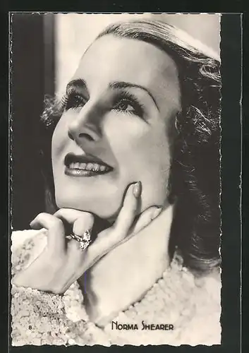AK Schauspielerin Norma Shearer im Kostüm einer Filmrolle