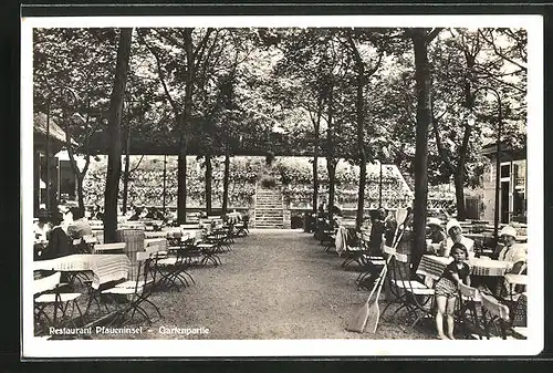 AK Berlin-Wannsee, Gasthaus zur Pfaueninsel, Bes. Gustav Prinz, Gartenpartie