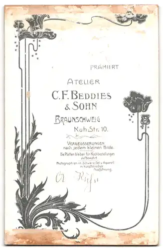 Fotografie C. F. Beddies & Sohn, Braunschweig, Kuh-Strasse 10, Portrait Eleganter Herr im Anzug