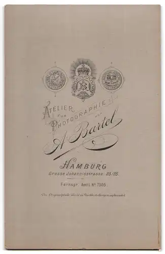 Fotografie A. Bartel, Hamburg, Gr. Johannisstrasse 23 /25, Sympathisches Dame am Tisch