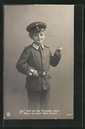 AK Kleiner Soldat mit Zigarette