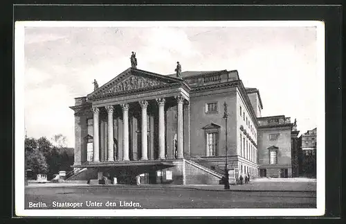 AK Berlin, Vor der Staatsoper Unter den Linden