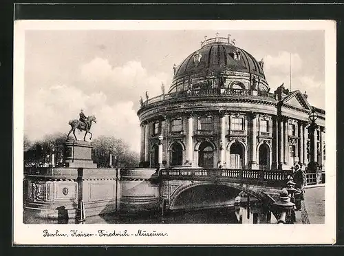 AK Berlin, Reiter Denkmal mit Kaiser Friedrich Museum