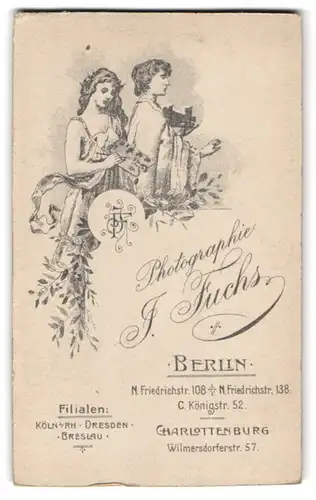 Fotografie J. Fuchs, Berlin, N. Friedrichstr. 108, Portrait zwei Damen mit Plattenkamera und Farbpalette