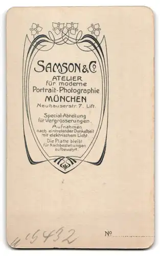 Fotografie Samson & Co., München, Neuhauserstr. 7, Portrait junge Frau im Trachtenkleid mit Kopfbedeckung und Kette