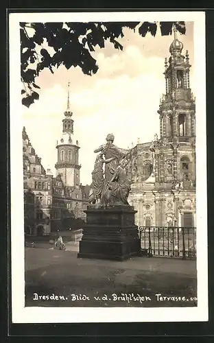 Foto-AK Dresden, Blick von den Brühlschen Terrassen auf den Kirchturm