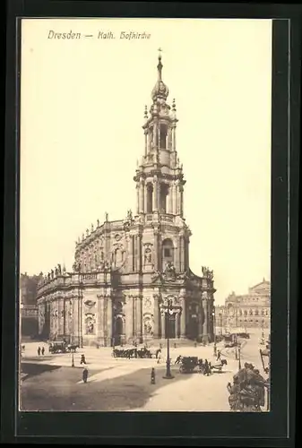 AK Dresden, Pferdekutschen vor der Kath. Hofkirche