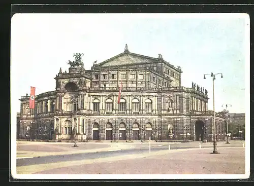 AK Dresden, Blick auf das Opernhaus mit flaggen