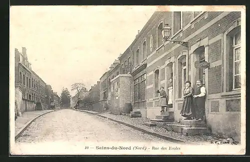 AK Sains-du-Nord, Rue des Ecoles mit Friseur Salon Coffeur