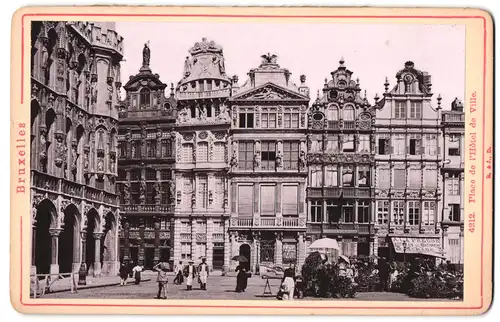 Fotografie Römmler & Jonas, Dresden, Ansicht Bruxelles, Markt trieben am Place de l`Hotel de Ville