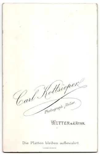 Fotografie Carl Kottsieper, Wetter a. d. Ruhr, junger Herr im schwarzen Anzug