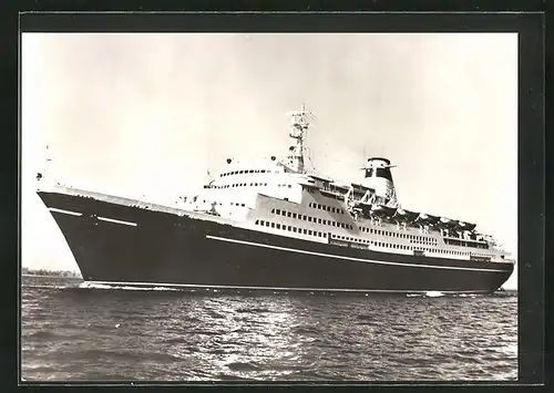 AK Passagierschiff Michail Lermontow bei ruhiger See