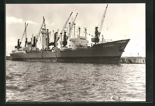 AK Frachtmotorschiff MS Frieden im Hafen