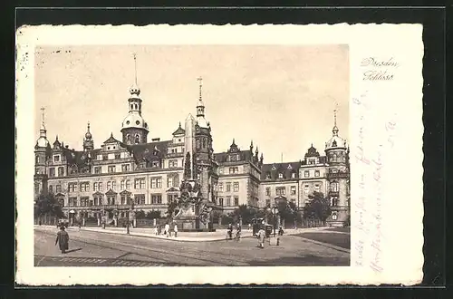 AK Dresden, Schloss mit Denkmal