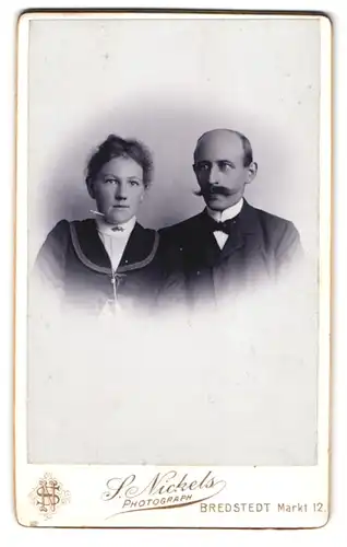 Fotografie S. Nickels, Bredstedt, Markt 12, Portrait junges Paar in modischer Kleidung