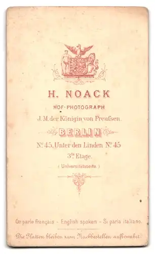 Fotografie H. Noack, Berlin, Unter den Linden 45, Portrait junge Dame im Kleid mit Kragenbrosche