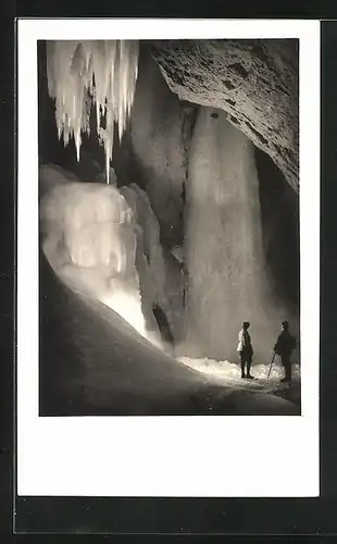 AK Salzburg, Eisriesenwelthöhle mit Besuchern