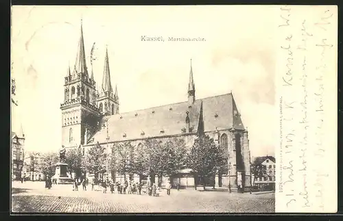 AK Kassel, Passanten vor der Martinskirche