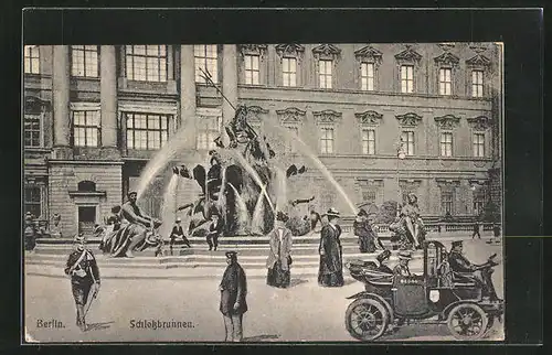 AK Berlin, Passanten am Schlossbrunnen