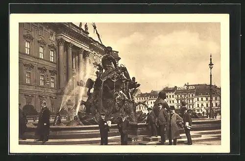 AK Berlin, am Schlossbrunnen