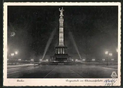 AK Berlin-Tiergarten, Siegessäule im Scheinwerferlicht