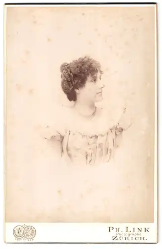 Fotografie Ph. Link, Zürich, Marktgasse zum Elsasser, Portrait junge hübsche Dame mit Halskette