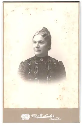 Fotografie Ph. & E. Link, Zürich, Marktgasse zum Elsasser, Portrait ältere Dame mit hochgestecktem Haar