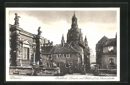 AK Dresden, Brühlsche Terrasse mit Blick auf die Frauenkirche