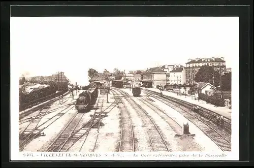 AK Villeneuve-St-Georges, La Gare extérieure, prise de la Passerelle, Bahnhof