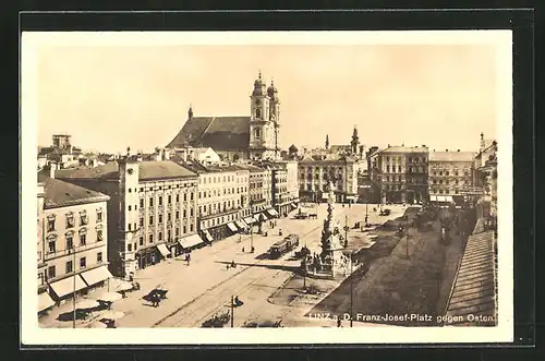 AK Linz a. D., Franz-Josef-Platz gegen Osten mit Strassenbahn