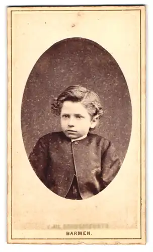 Fotografie Emil Schweisfurth, Barmen, Brustportrait kleiner Junge mit Seitenscheitel