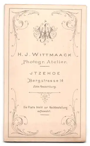 Fotografie H. J. Wittmaack, Itzehoe, Bergstrasse 1 a, Portrait junge Dame im karierten Kleid