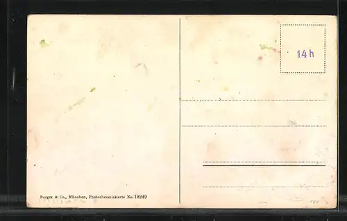 AK Innsbruck, Maria-Theresienstrasse mit Geschäften und Denkmal, Strassenbahn