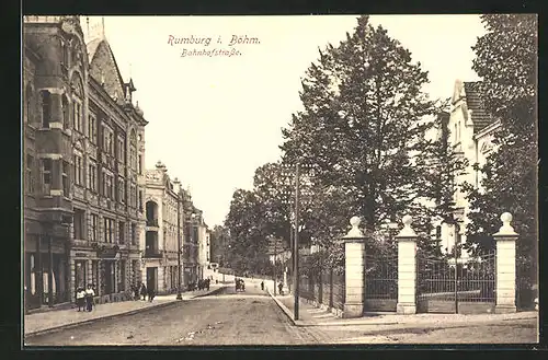 AK Rumburg / Rumburk, Bahnhofstrasse mit Geschäft