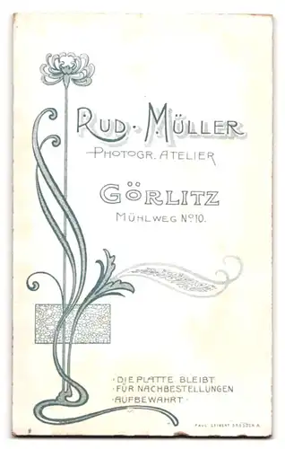 Fotografie Rud. Müller, Görlitz, Mühlweg 10, Portrait junger Herr im eleganten Anzug