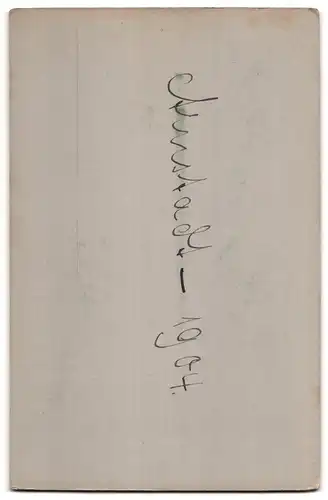 Fotografie Chr. Beitz, Arnstadt, Poststrasse, Portrait junge Dame in modischer Kleidung
