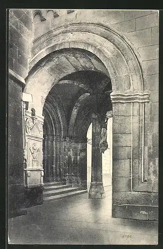 AK Hall, Portal der St. Michaelskirche