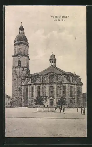 AK Waltershausen, Kirche mit Brunnen