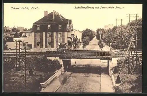 AK Finsterwalde, Bahnüberführung mit Sonnewalder Strasse