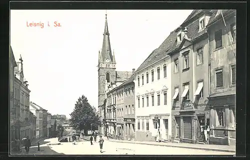 AK Leisnig i. A., Partie in der Kirchstrasse mit Kirche