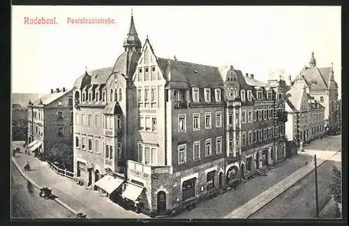 AK Radebeul, Pestalozzistrasse mit Geschäften
