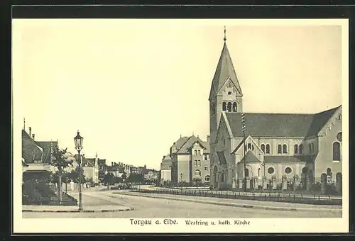 AK Torgau a. Elbe, Strasse Westring und katholische Kirche