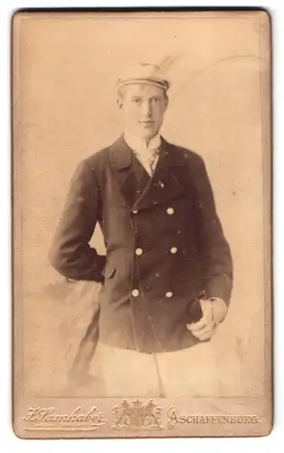 Fotografie J. Samhaber, Aschaffenburg, Portrait junger Herr in modischer Kleidung
