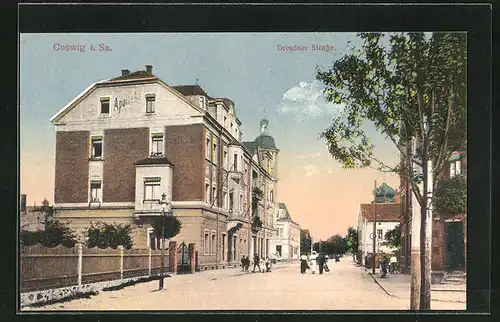 AK Coswig i. Sa., Dresdner Strasse mit Apotheke